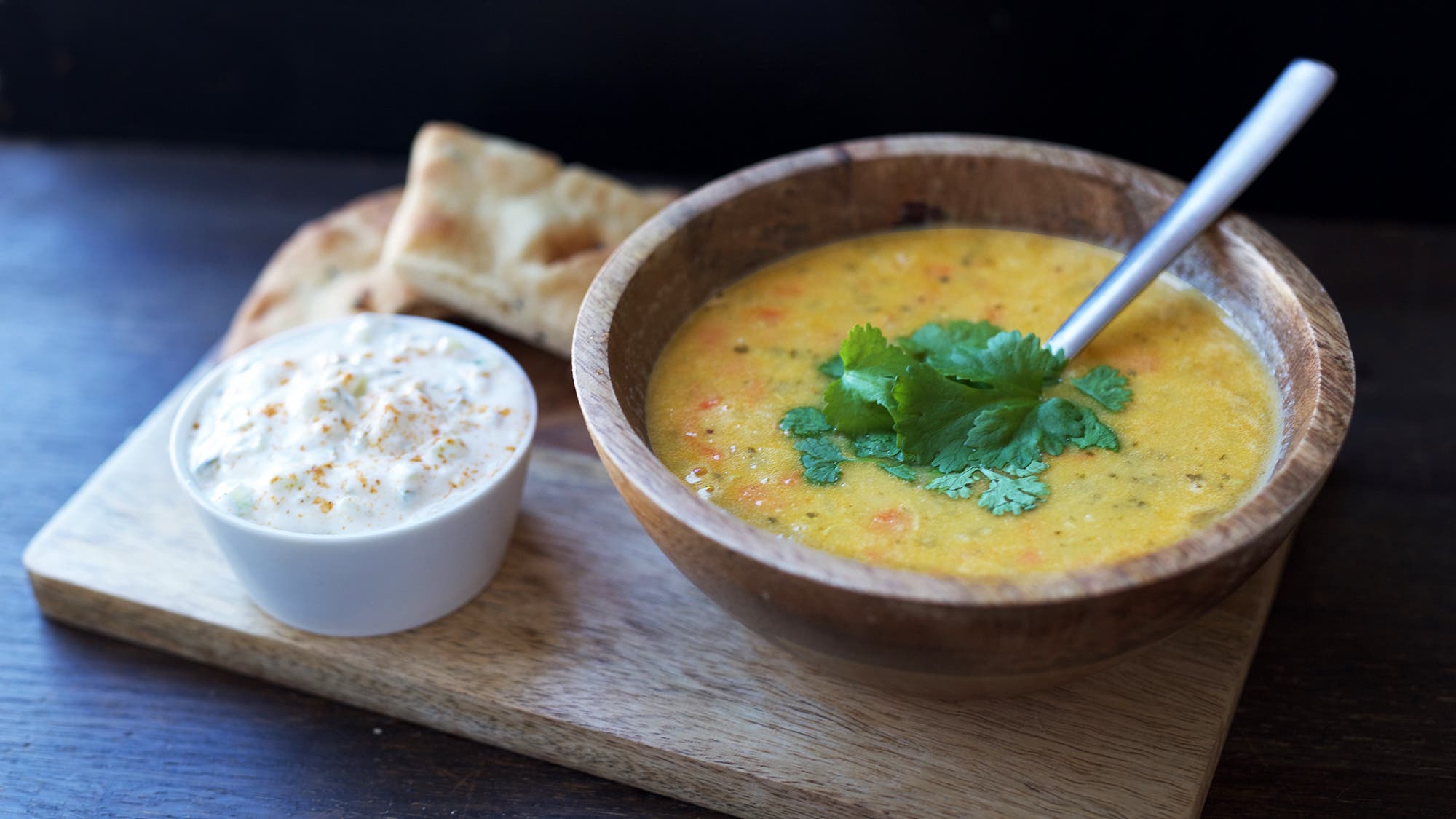 Rask kyllingsuppe med curry og grønnsaker