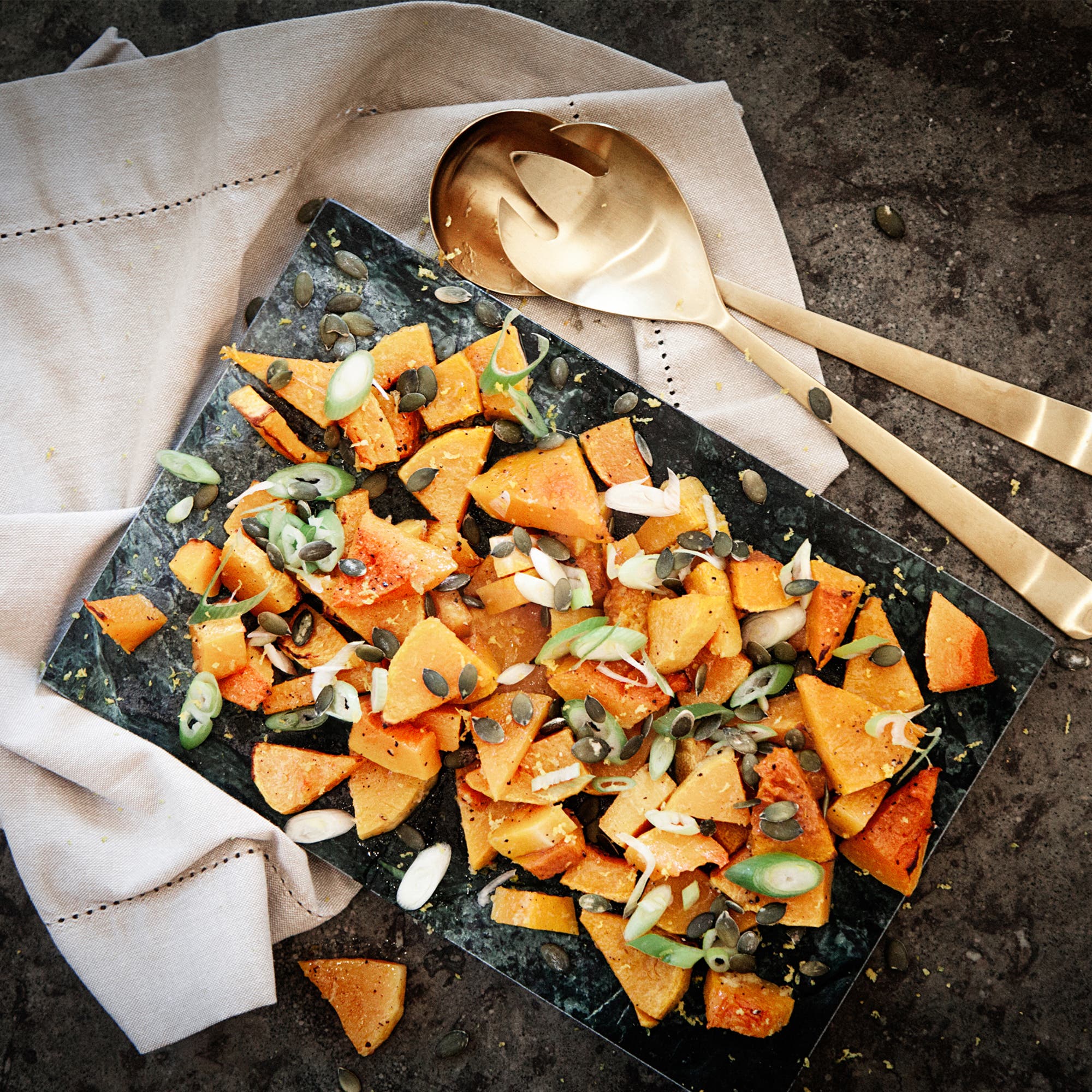 Rostad pumpasallad med ingefära och citron