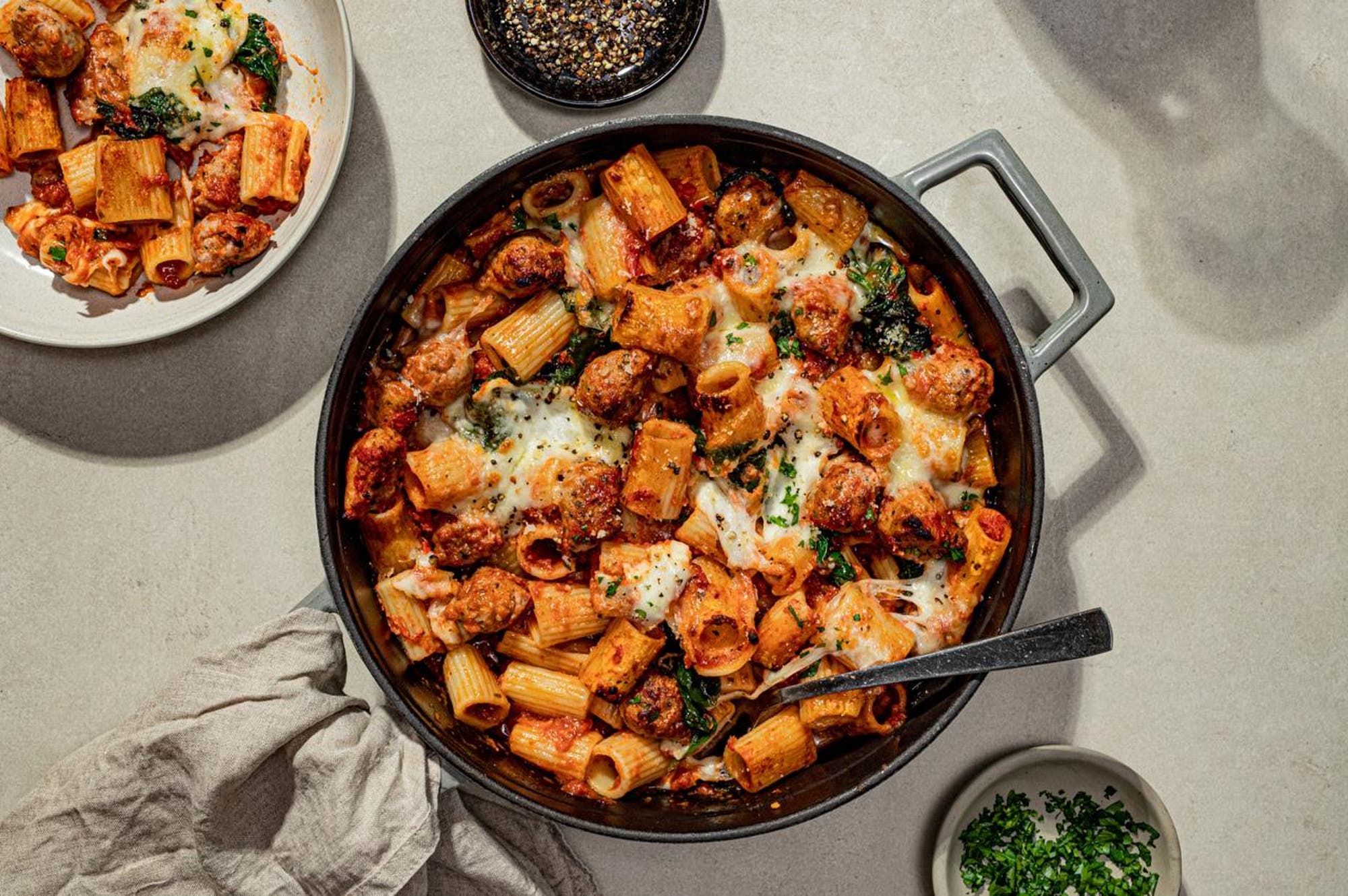 Bakad rigatoni med italiensk korv