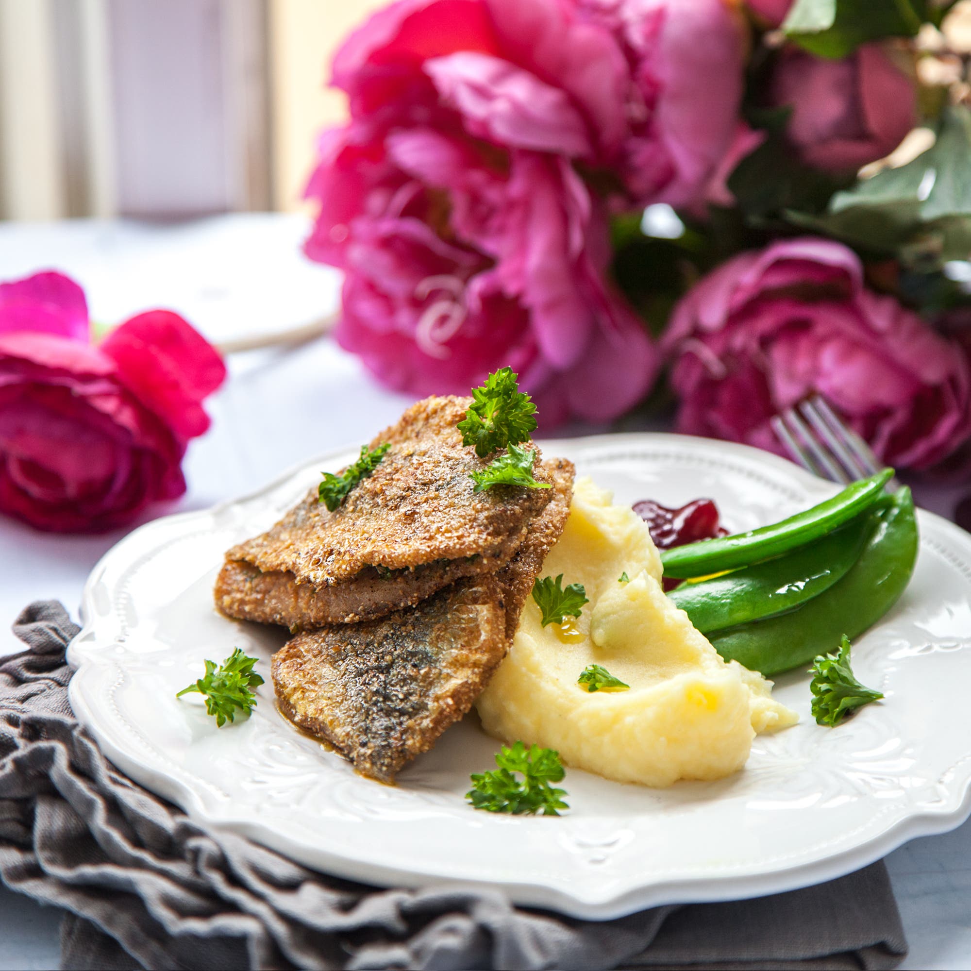 Persiljefylld strömming med potatispuré