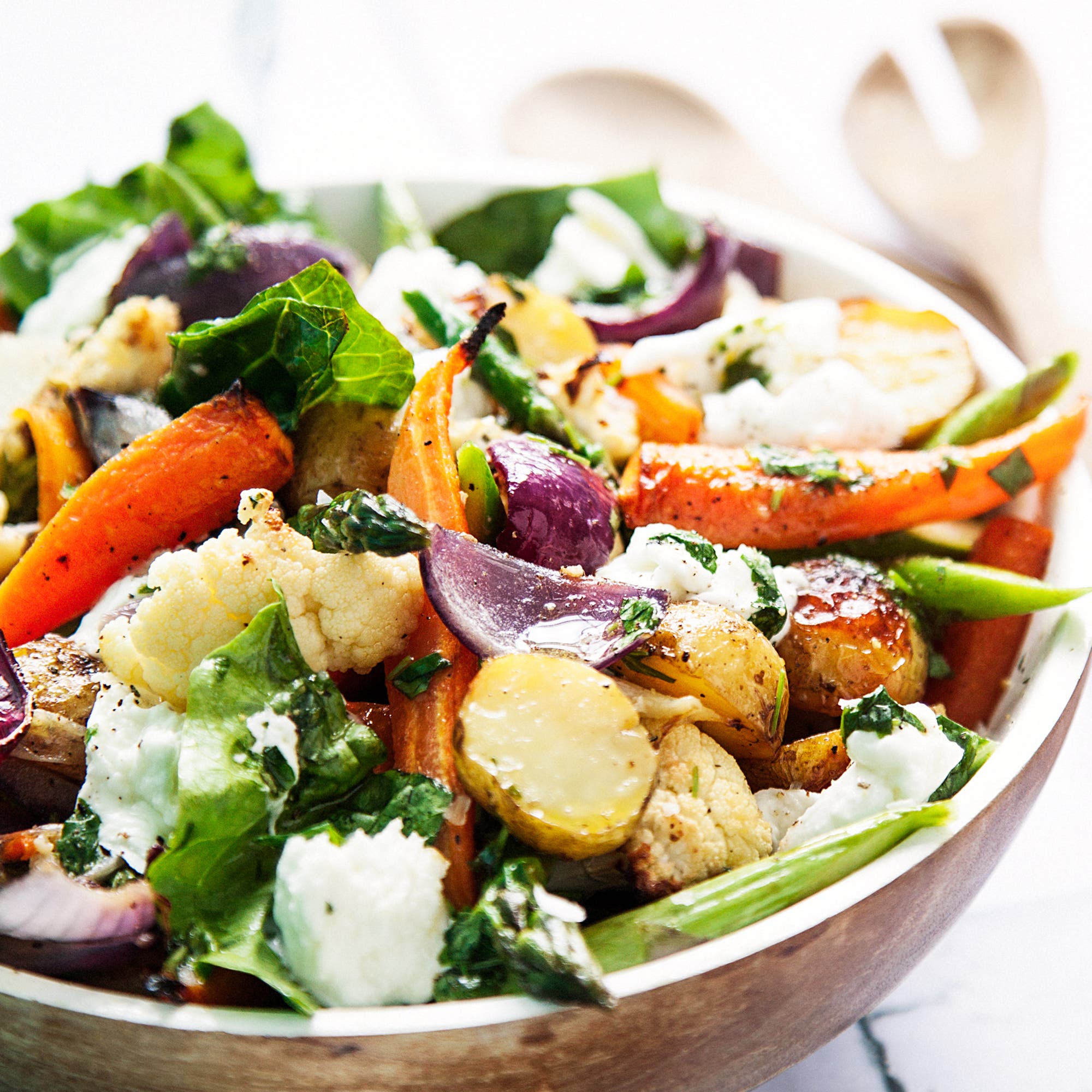 Rostad primörsallad med buffelmozzarella