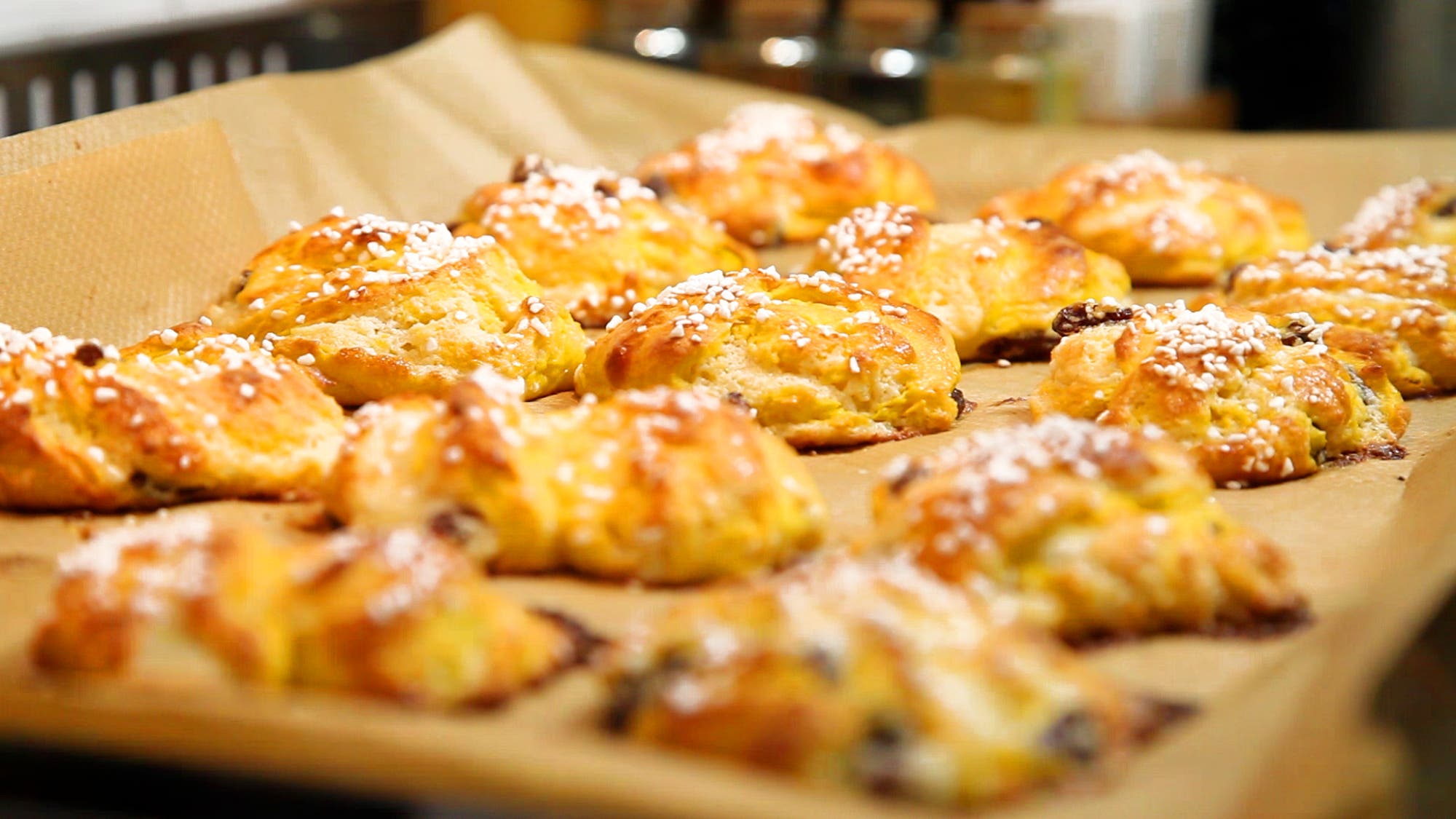 Saffranssnurror med mandelmassa och apelsin