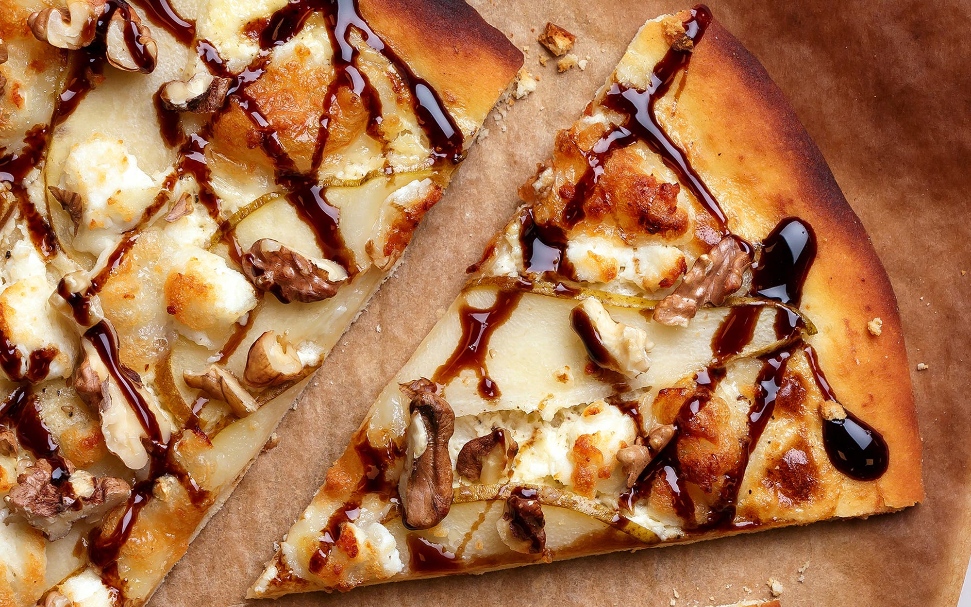 Pizza utan jäst – med päron och chèvre