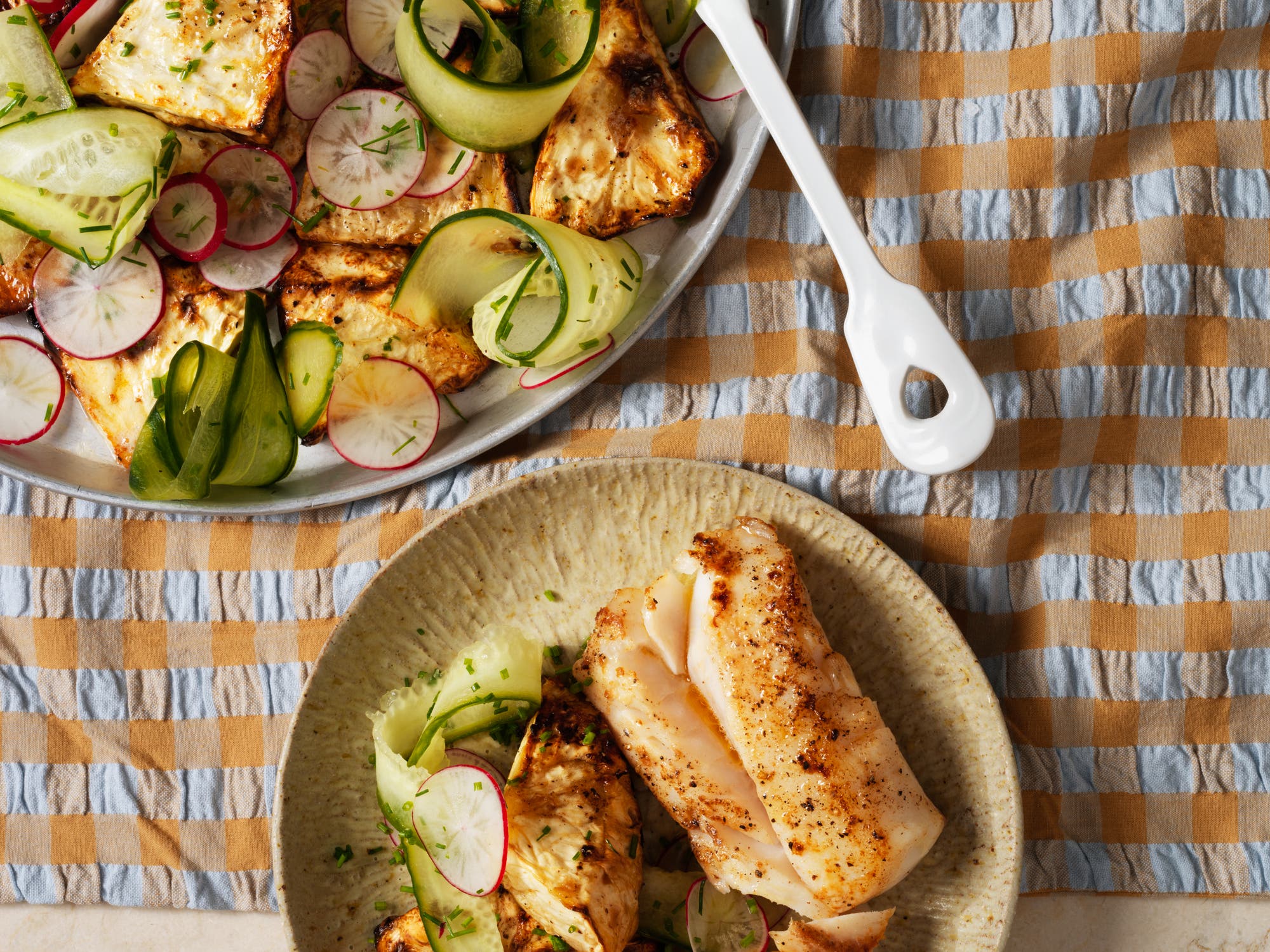 Stekt torskrygg med bakad rotselleri och brynt smör