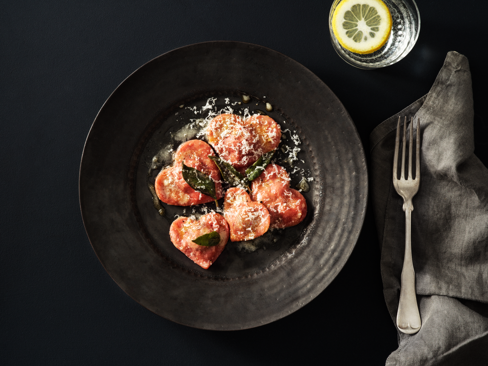 Hemgjord ravioli med ricottacrème