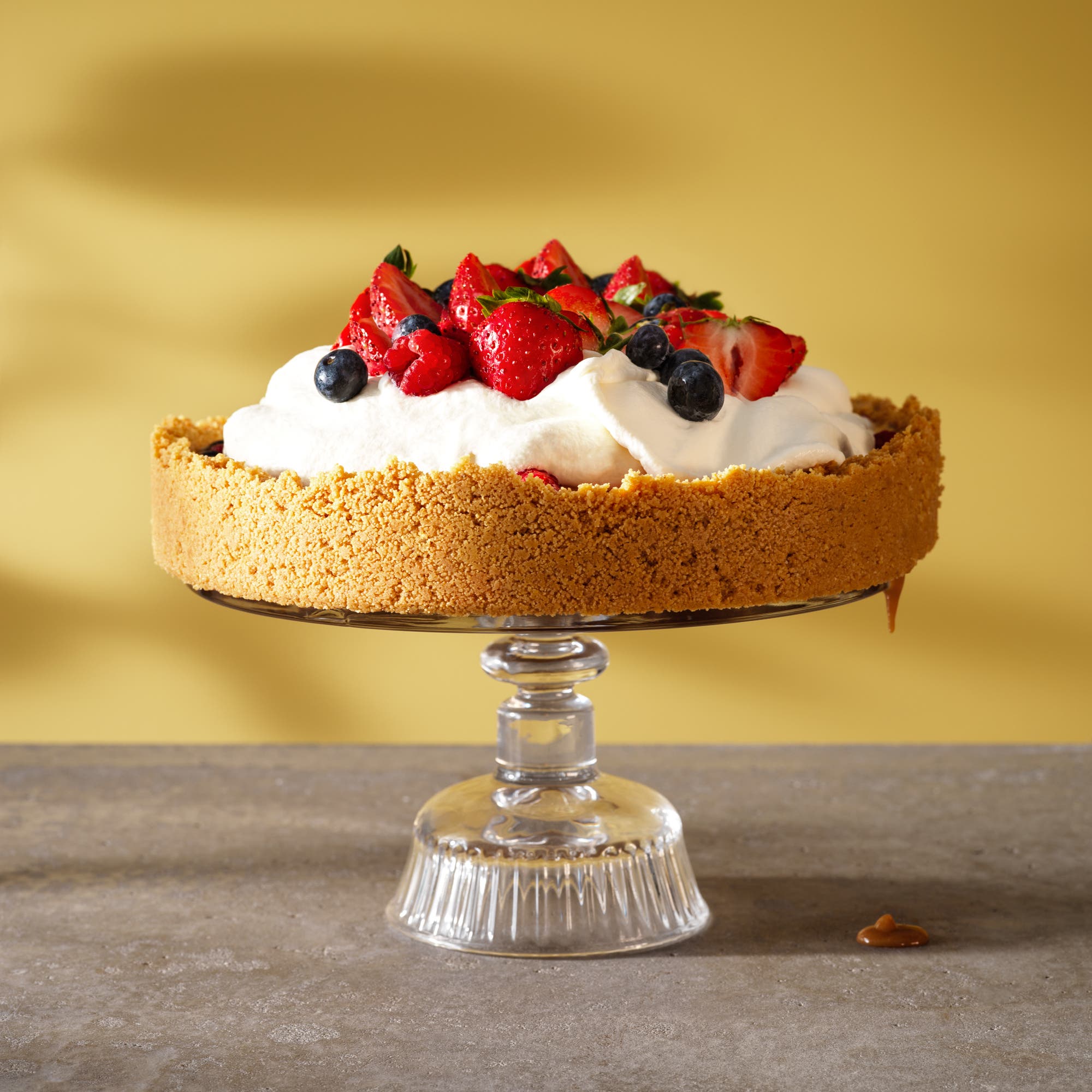 Dulce de leche paj med färska bär