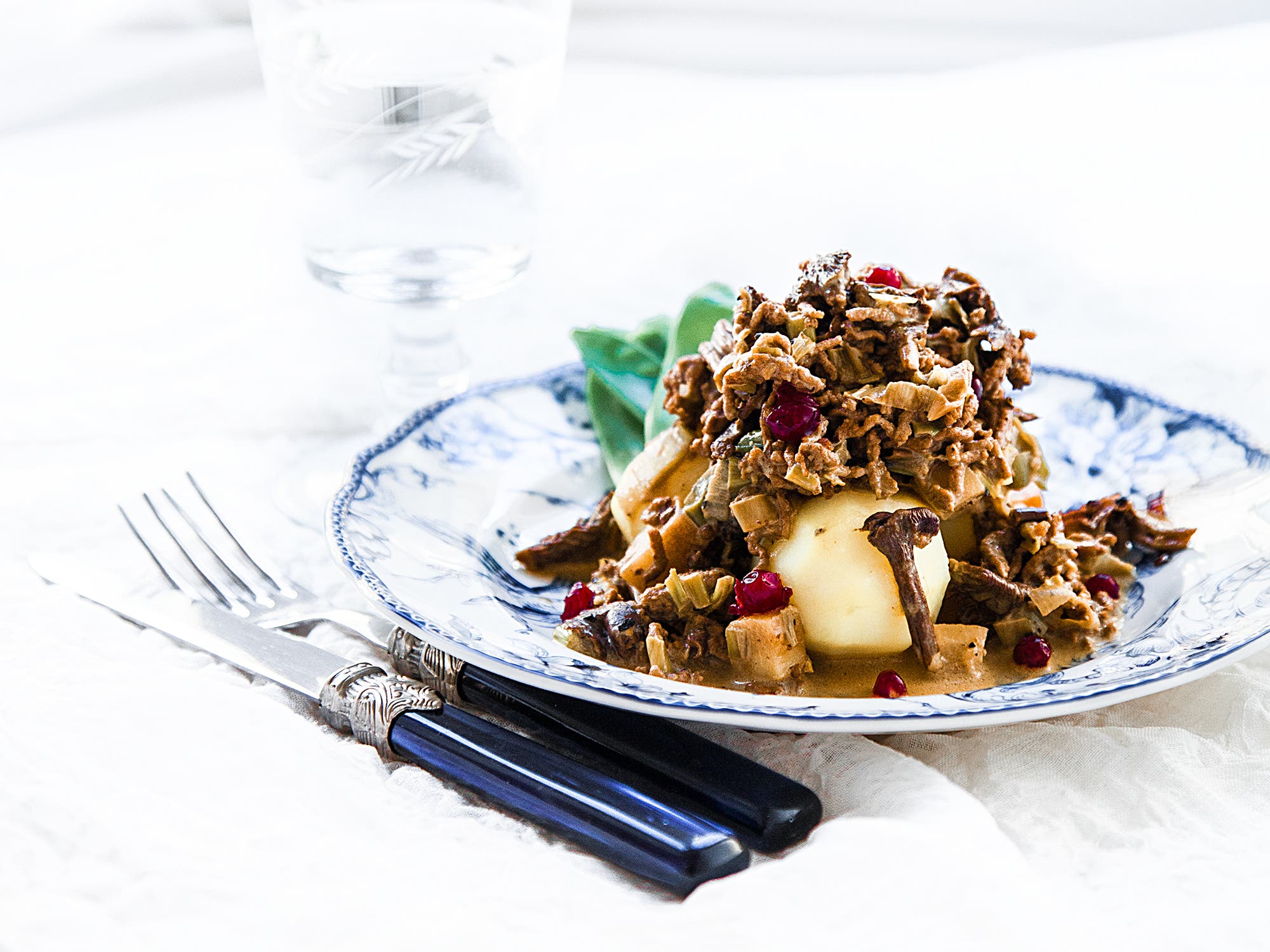 Älgfärsgryta med kantareller