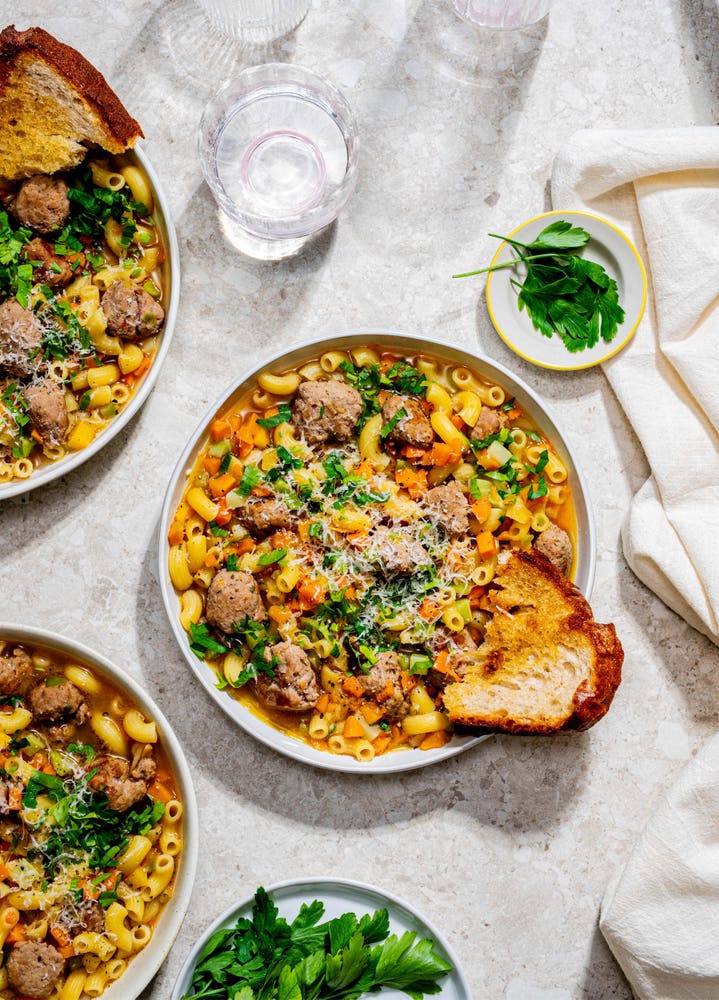 Italiensk grønnsaksuppe med kjøttboller