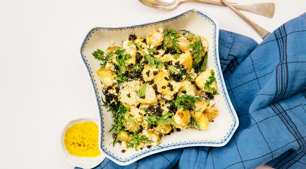 Potetsalat med friterte kapers, parmesan og kjørvel