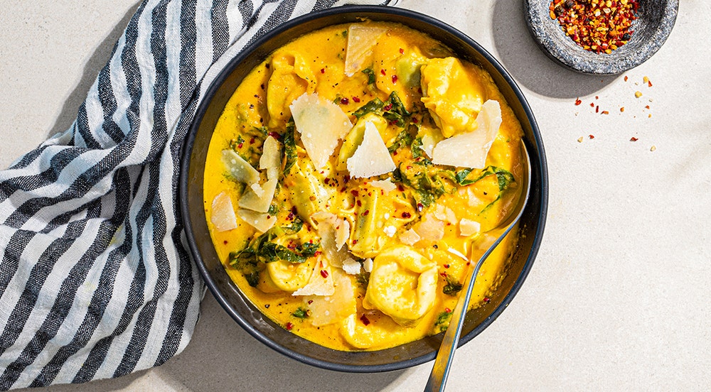 Rask gulrotsuppe med tortelloni