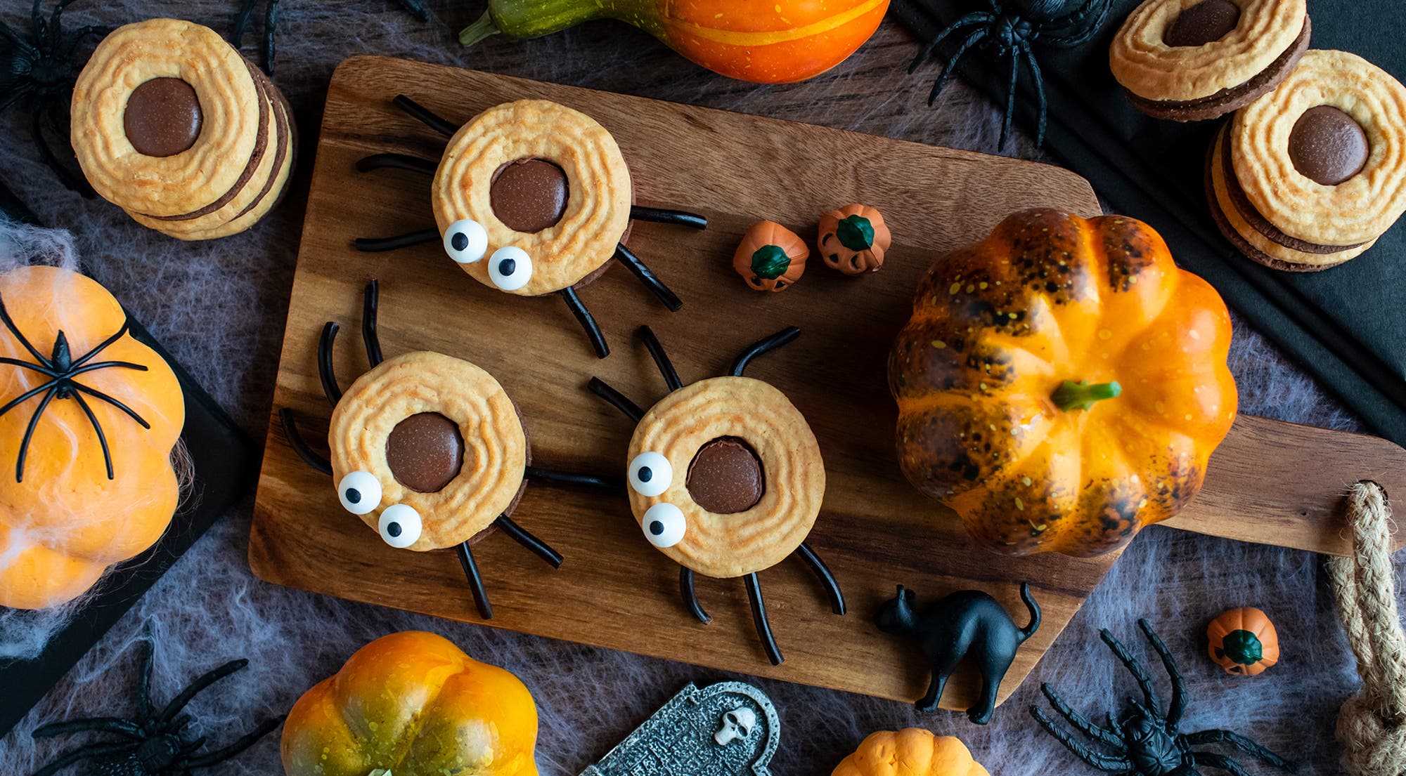 Kjeks-edderkopper med sjokolade