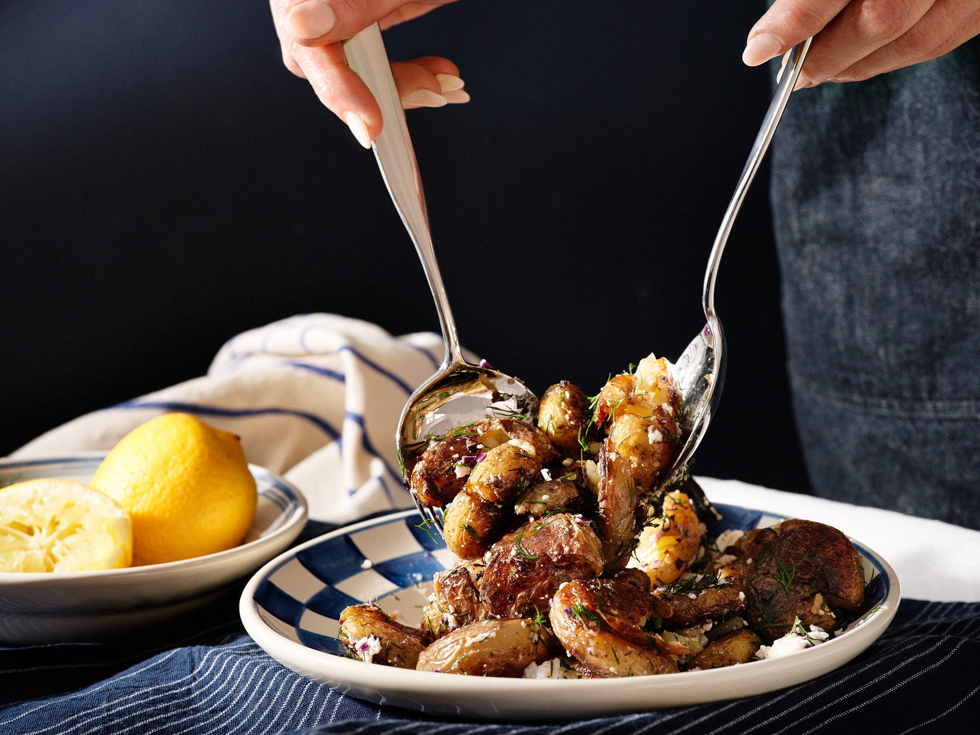 Grillede knuste poteter med dill og sitron