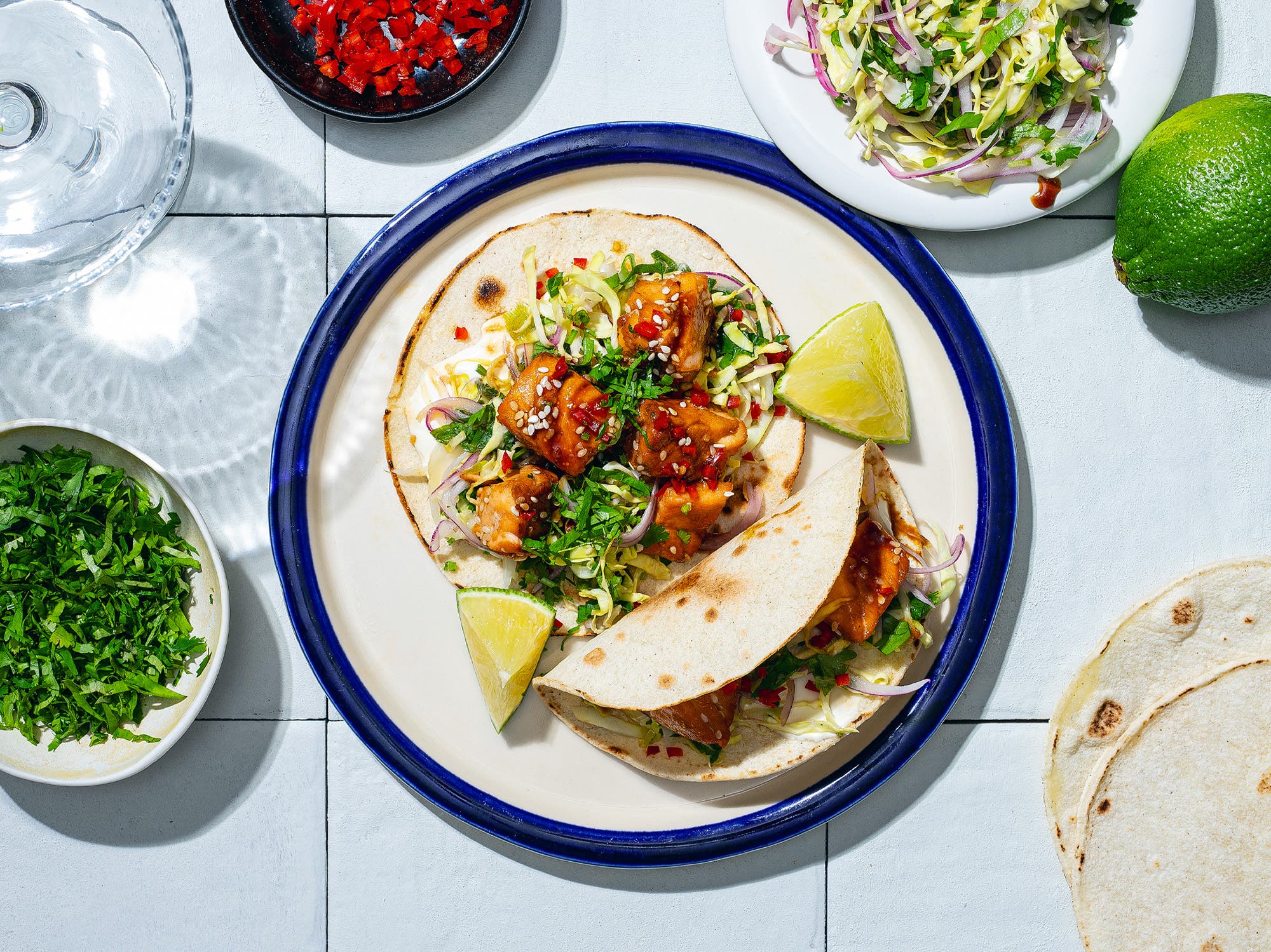 Laksetaco med sweet chili og slaw