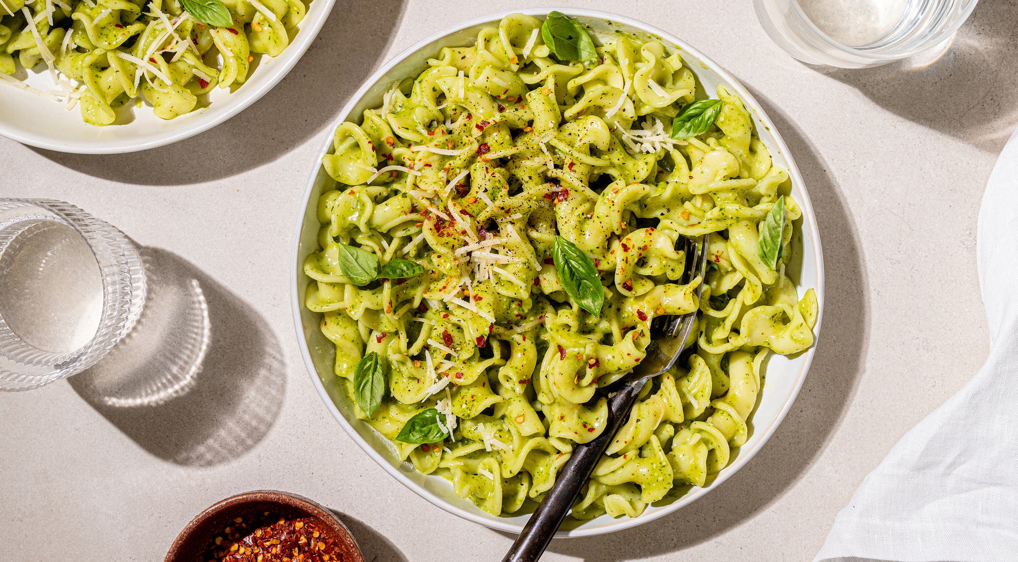 Pestopasta med spinat og pistasjnøtter