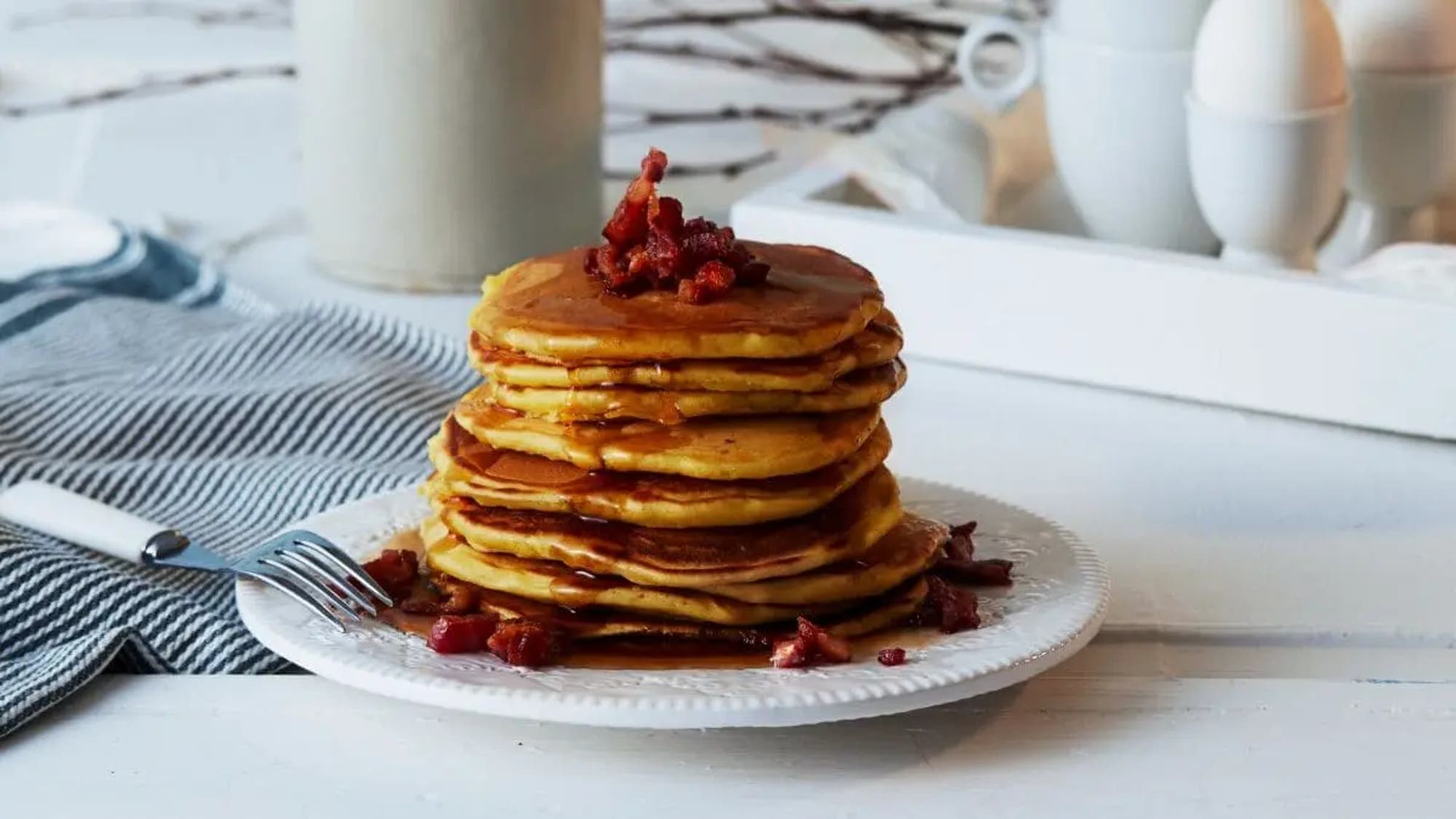 Amerikanske pannekaker med bacontopping