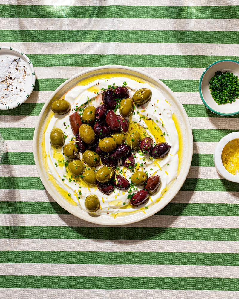 Pisket feta dip med ovnsbakte oliven