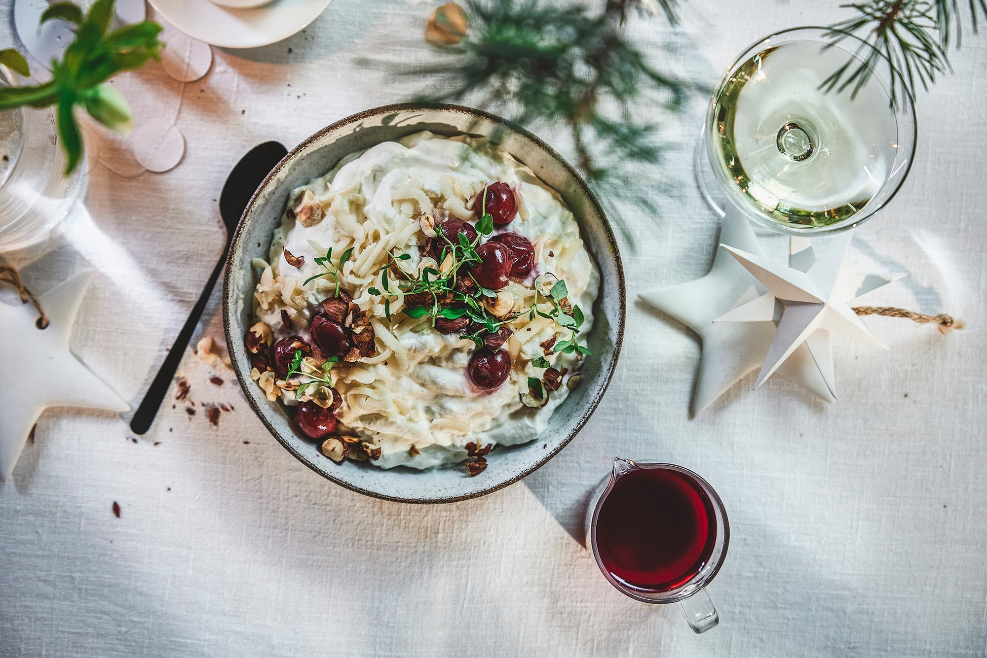 Riskrem med marsipan og kirsebærkompott