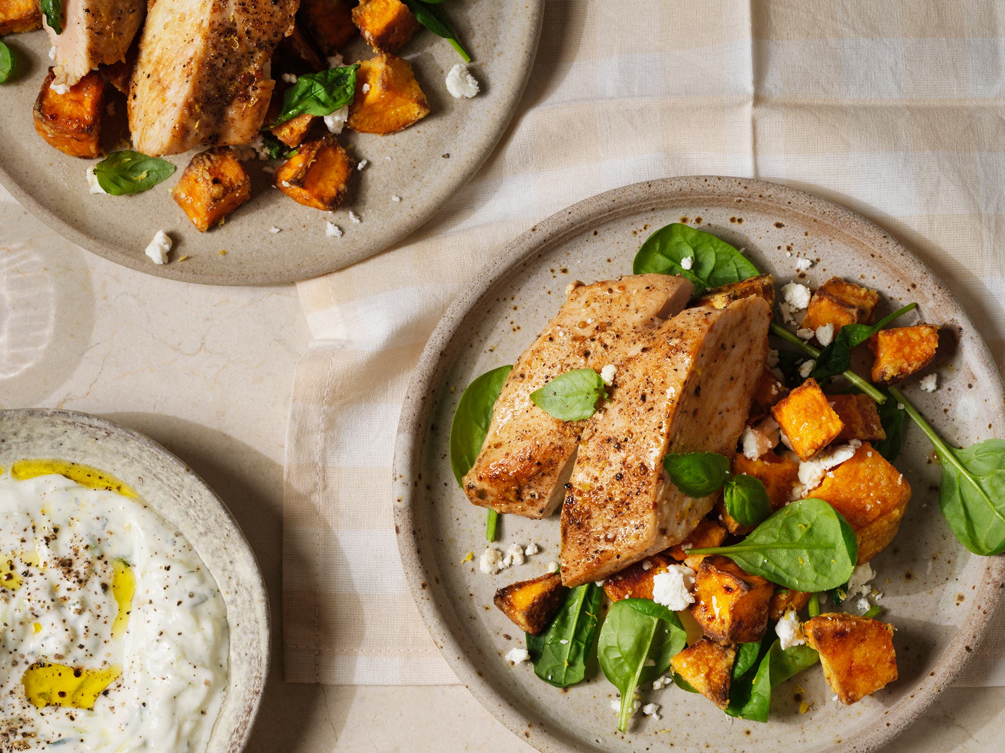 Stekt kylling med søtpoteter og tzatziki