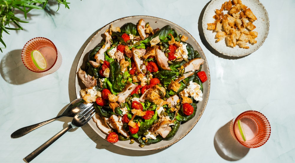 Kyllingsalat med bakte tomater og ricotta