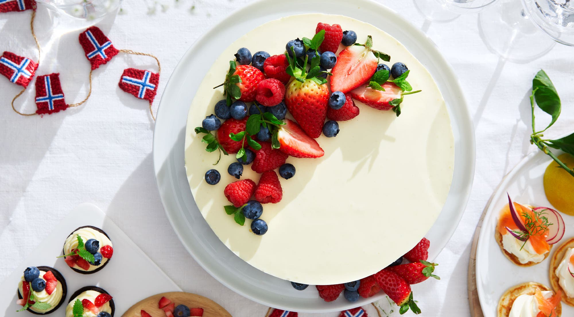 Ostekake med bær