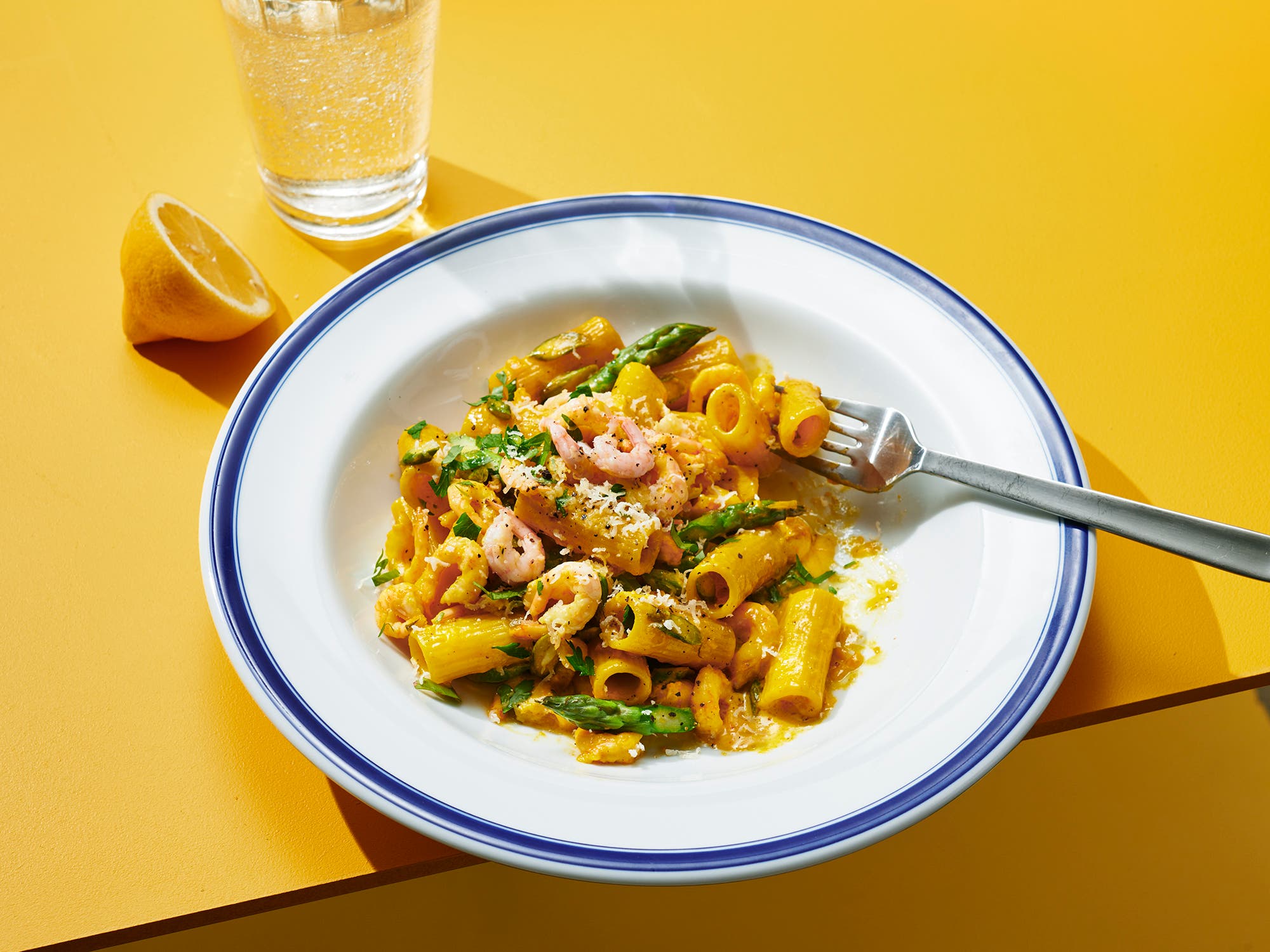 Kremet safranpasta med reker