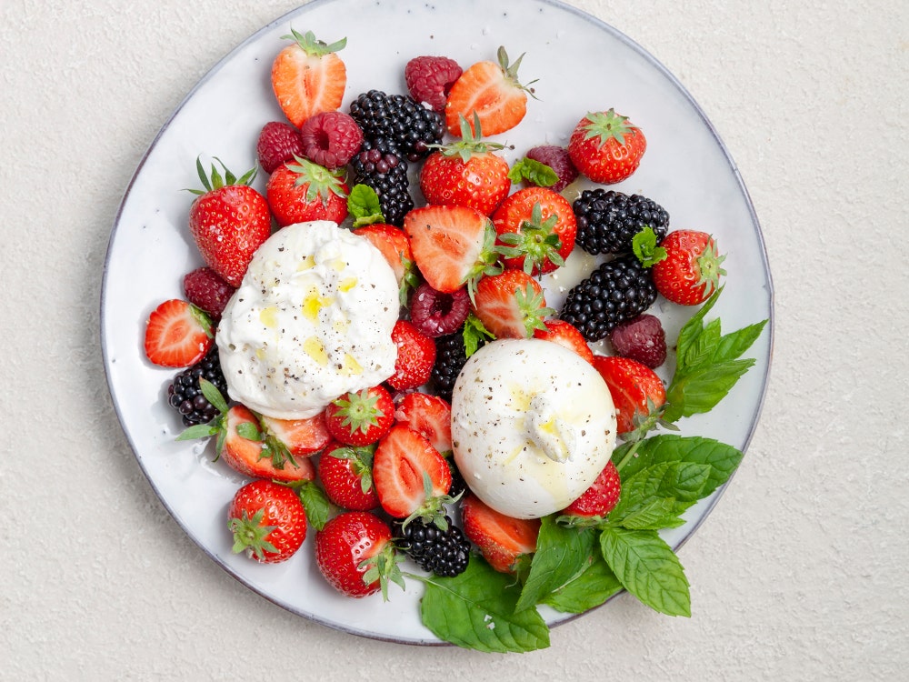 Burrata med friske bær