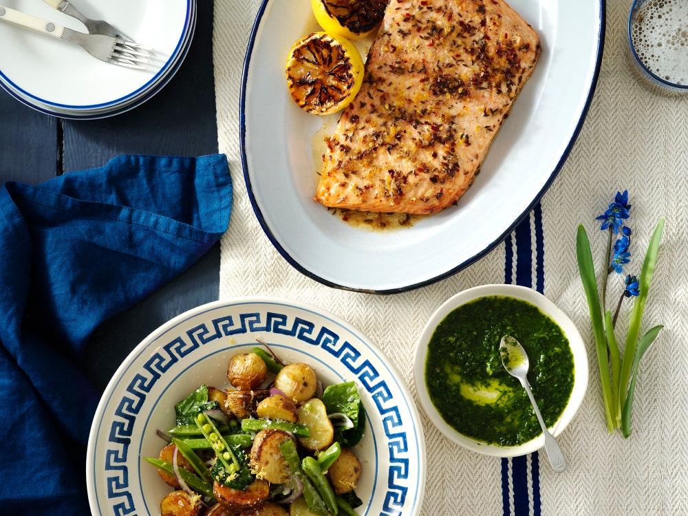 Helstekt laks i med potetsalat og gremolata