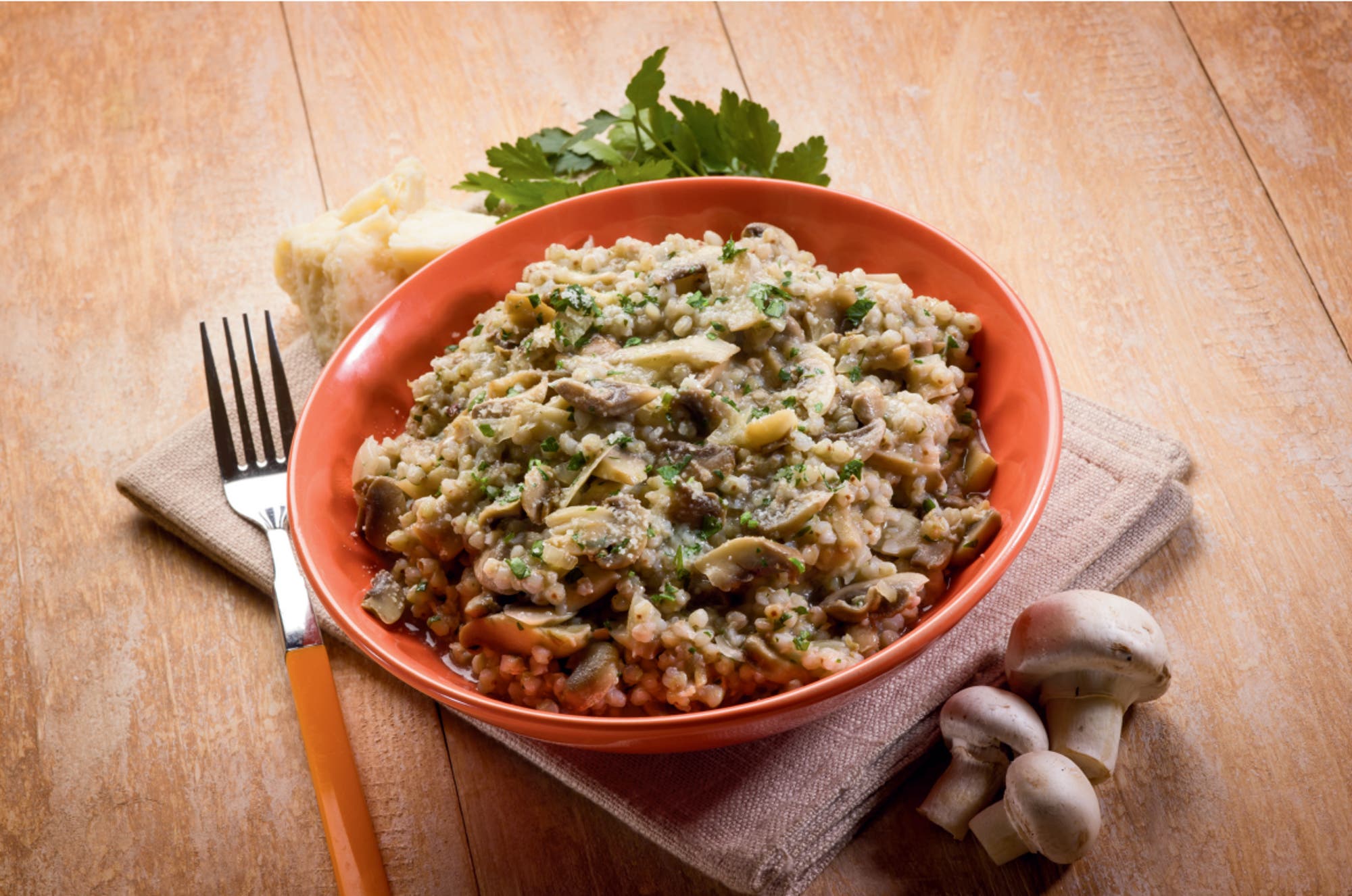 Byggrynsrisotto med rotgrønnsaker og tomat